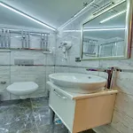 Galatagreenapplehotel Hotel