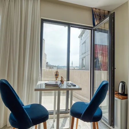 Galatagreenapplehotel