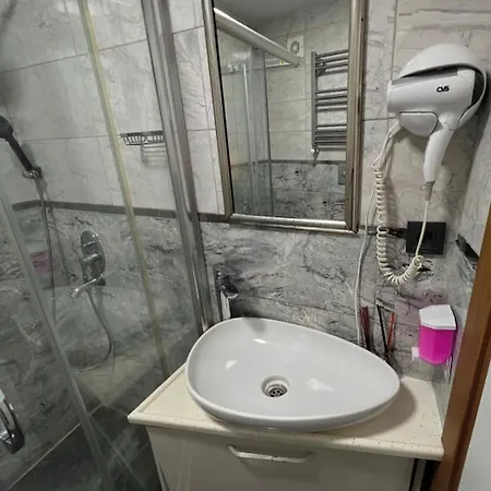 Galatagreenapplehotel 3*