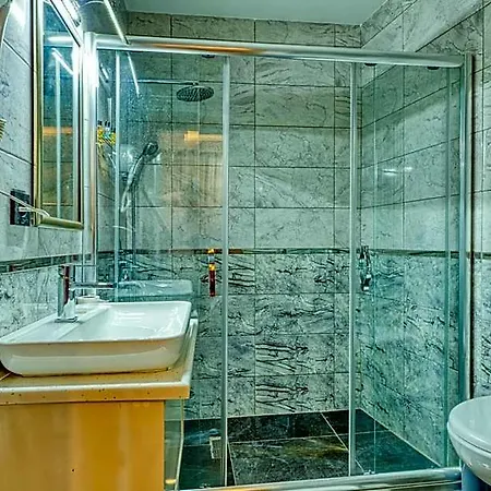 Galatagreenapplehotel