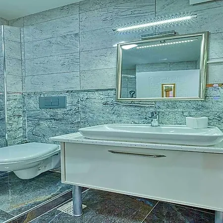 Galatagreenapplehotel Hotel