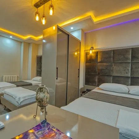 Galatagreenapplehotel 3*