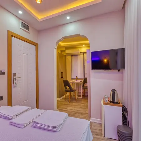 Galatagreenapplehotel 酒店 3*